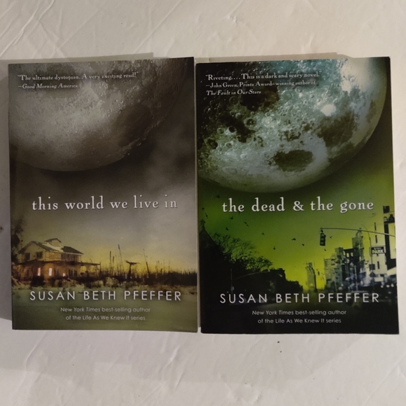 2 Books, By Susan Beth Pfeffer. This World We Live In. The dead & The Go… - Picture 2 of 9